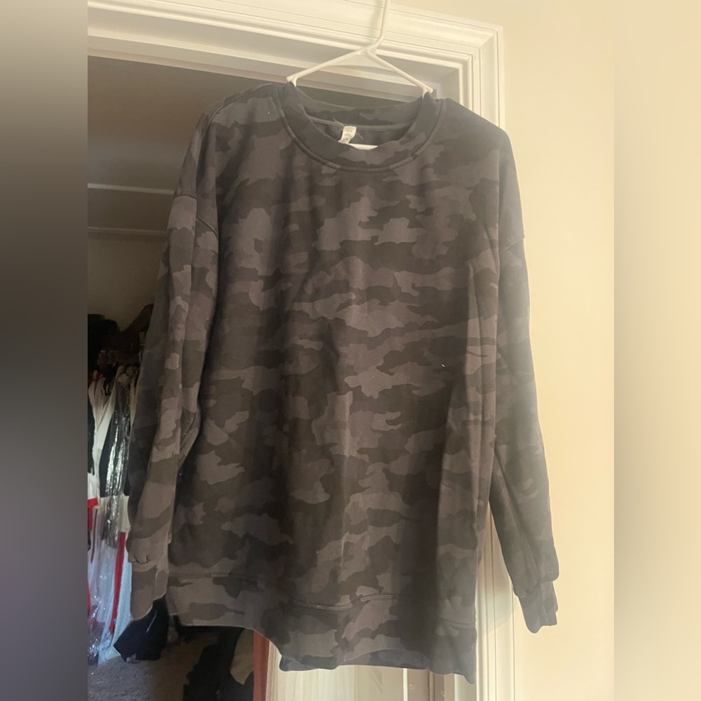 Lululemon crew neck